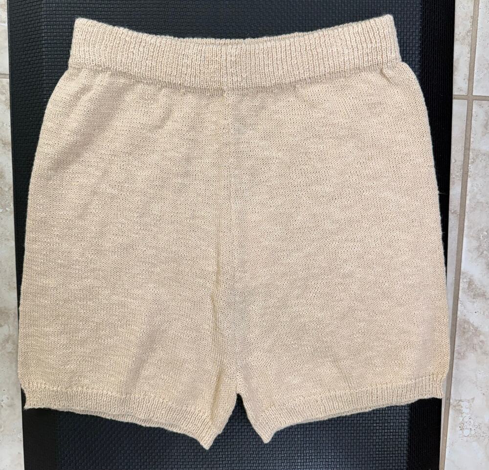 Missguided NWT knit beige shorts size 8